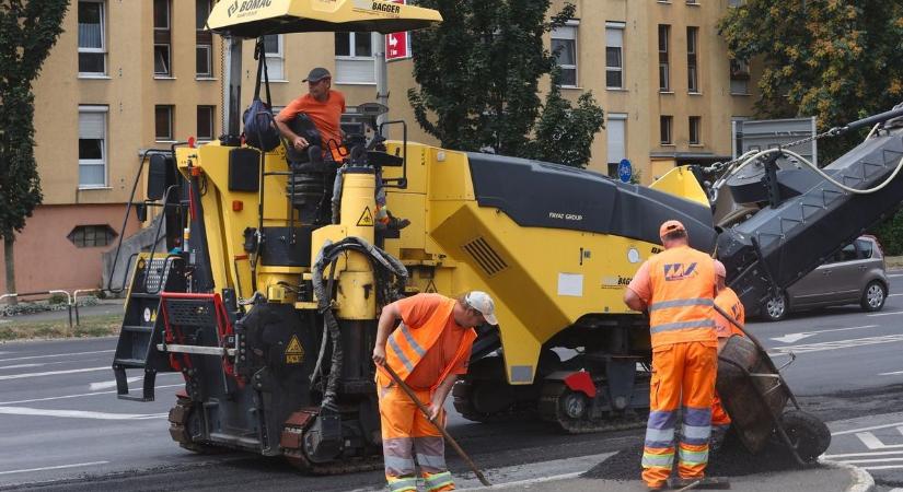 Jövő hétfőig teljes útlezárás lesz az aszfaltozás miatt ezen a településen
