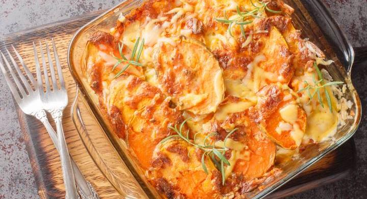 Krémes édesburgonya-gratin: selymes, fűszeres és nagyon finom