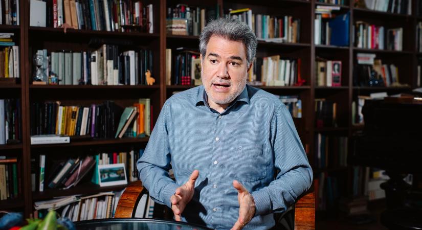 „Rogán Antaléknak tudniuk kell, hogy egyes dolgok nem igazak, mégis ki kell tartani a narratíva mellett”