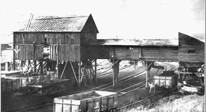 Dudar és a vasút, amely szénnel írta történelmét – Nyolcvanéves archív videót mutatunk a Bakony mélyéről