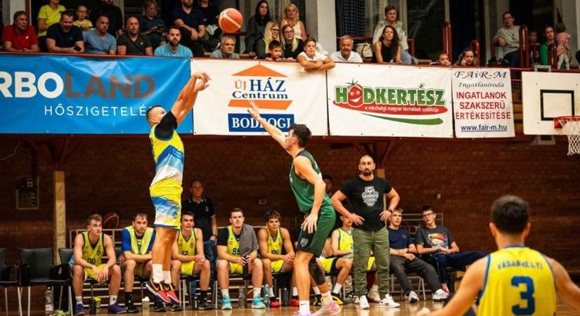 Bokasérülésével küzdve is hét triplát jegyzett a vásárhelyi kosaras