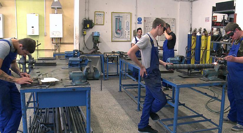 Folytatódik az Esélyteremtő Program a szakképzésben