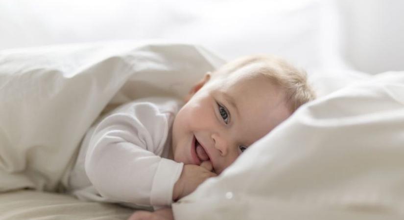 A problémái miatt Pécsen kezelt népszerű színész babát vár a feleségével, elárulta, fiú lesz vagy lány