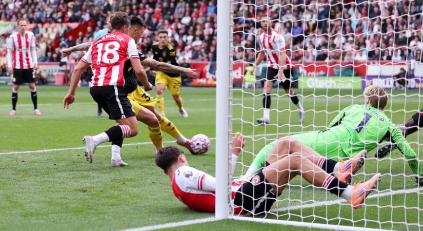 Hiába lőtte első gólját a Manchester United új csatára, megint kikapott a csapata