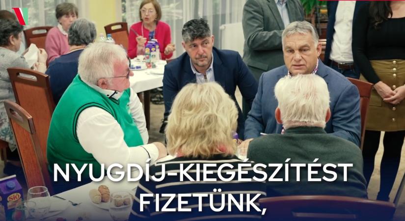 Orbán Viktor odafigyel a nyugdíjasokra, szeretve tiszteli őket