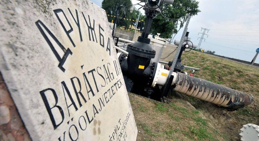A miniszter bejelentette: a Barátság kőolajvezetéket ért támadás a Magyarország irányába történő szállítást nem befolyásolja