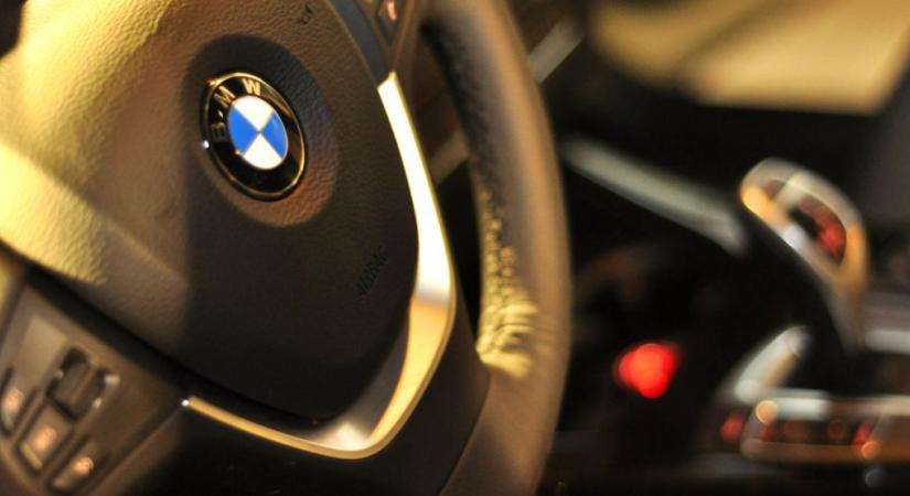 Megdöbbentő bejelentés érkezett a BMW autóiról Amerikában