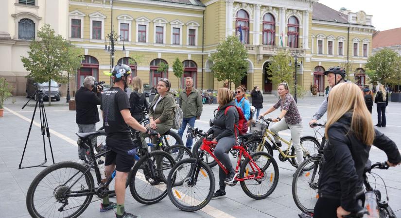Tekert Eger és sétálni is lehetett a Turizmus Világnapján Egerben  fotók, videó