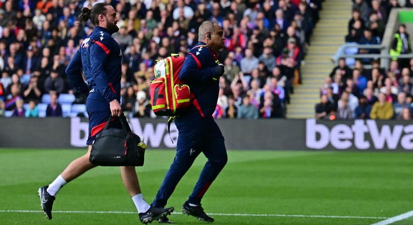 Nagy volt a riadalom: hosszú percekig állt a játék a Liverpool meccsén, Szoboszlai az orvosoknak mutogatott