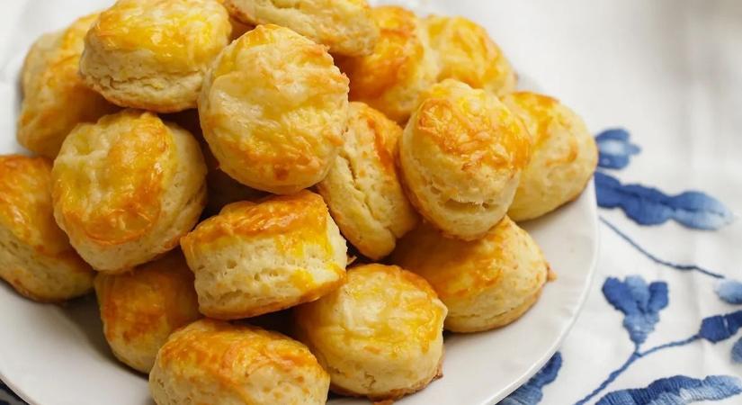 Íme a trükk, amitől olyan puha lesz a pogácsa, mint a nagymamádé