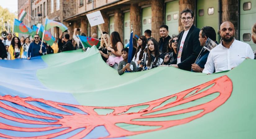 Az önazonossági törvény visszavonását követelte Karácsony Gergely a Roma büszkeség napján