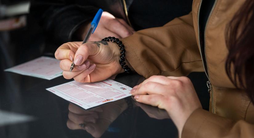 Kihúzták az Ötöslottó nyerőszámait - kié lett a főnyeremény?