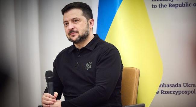 Zelenszkij: Ukrajna megkezdte a fegyverexportot