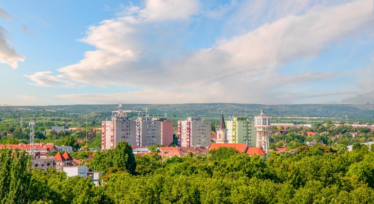 Navracsics Tibor: Megvan az első mérföldkő a fiatalok visszaköltözéséhez a Balatonnál