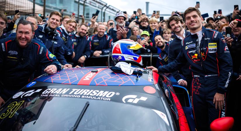 Verstappen első GT3-as futamán nyert a Nordschleifén