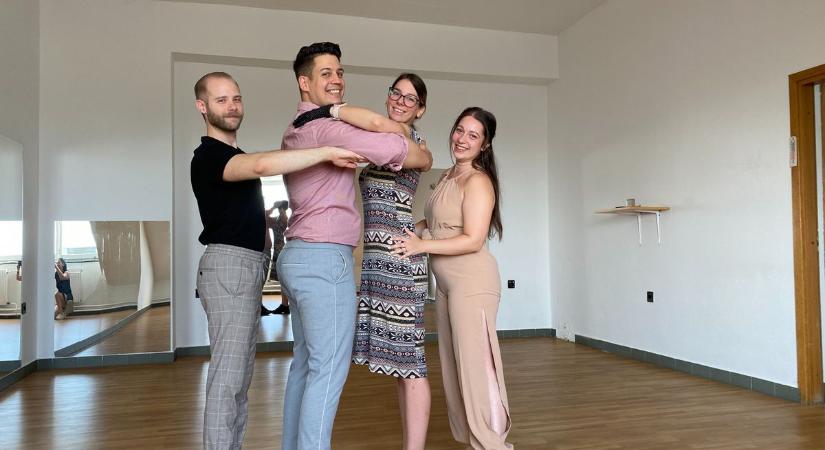 Esküvői nyitótánc, ahol a zene mellett a szerelem ritmusa is vezeti a lépéseket