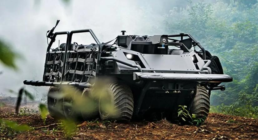 A harci robot túlélte az óceánba csapódást, majd a portugál partra gurult ki