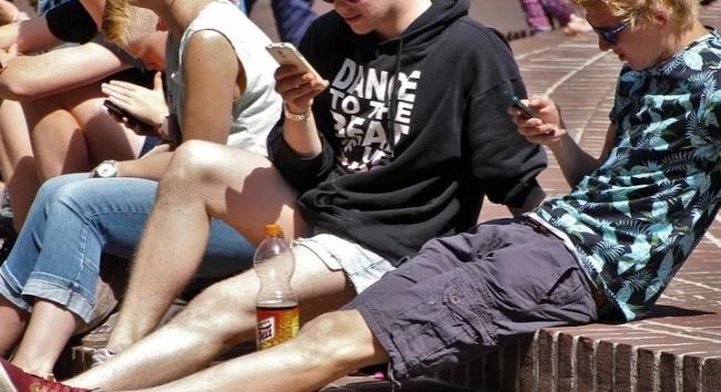 Az okostelefon-használat árnyoldalai – Hogyan hat az életünkre a digitális világ?