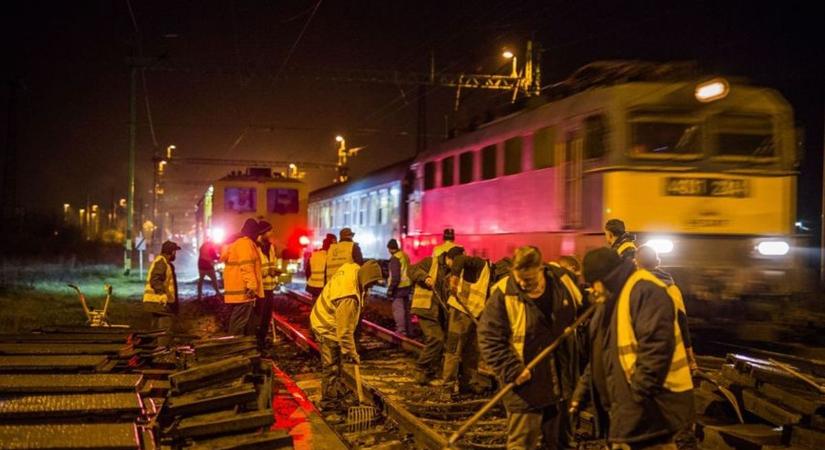 Füldugókat elő: éjszakai zajjal járó munkavégzésre figyelmeztet a MÁV!