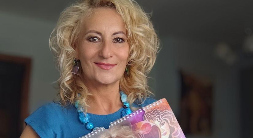 Zár, titok és megoldás: titkos motívumokkal teli falinaptárt adott ki egy rajztanárnő
