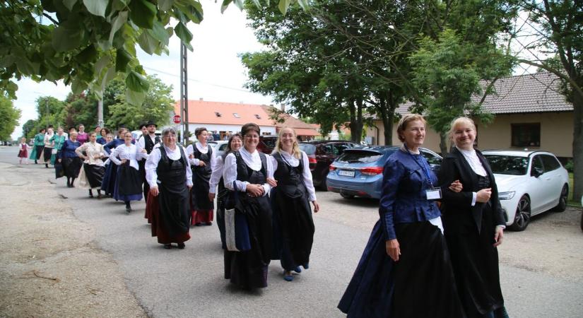 Német táncosok évfordulója Mezőfalván - (videóval)