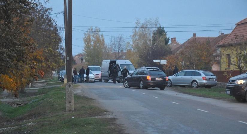 Kommandósok lepték el Pécset, nagy erőkkel vonultak ki a rendőrséggel együtt (VIDEÓ)