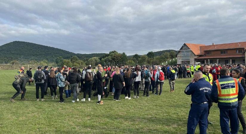 Már közel 500-an érkeztek eddig Pilisszentlászlóra Kaszás Nikolett keresése miatt