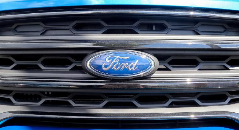 Teszten a Ford világújdonsága: így repeszt terepen a villany-Ranger