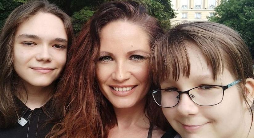 „Nem az a baj, ha néha pofára esünk!” – Rea két autista gyermek édesanyjaként segít másokon