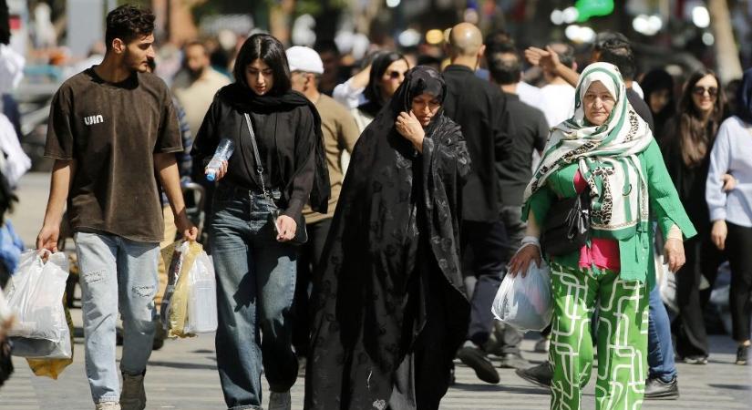 Újból érvénybe léptek az Irán elleni szankciók a nukleáris program miatt