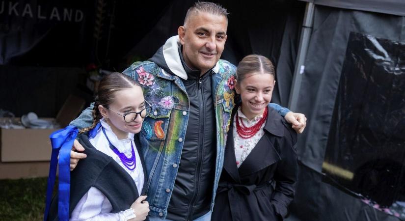 Győzike már régen vágyott erre, a Hadházi Káposztás Napokon teljesült a kívánsága – fotókkal, videóval