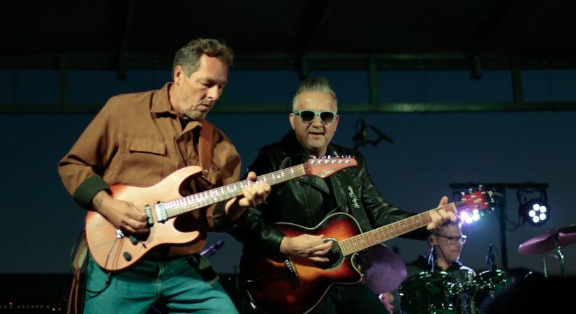 Fergeteges Rock and Roll műsorral zárta a szőlőhegyi szüreti mulatságot a Boka Boogie Band