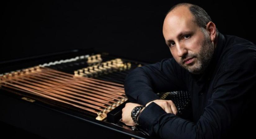 Sír a tárogató, peng a cimbalom a Pesti Vigadóban