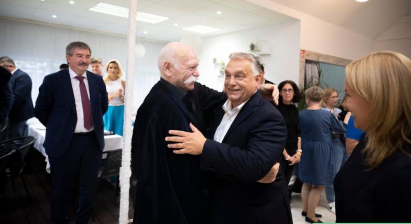 Debreciner: egy többszörösen elítélt férfi is ott volt Orbán zártkörű DPK-találkozóján Debrecenben