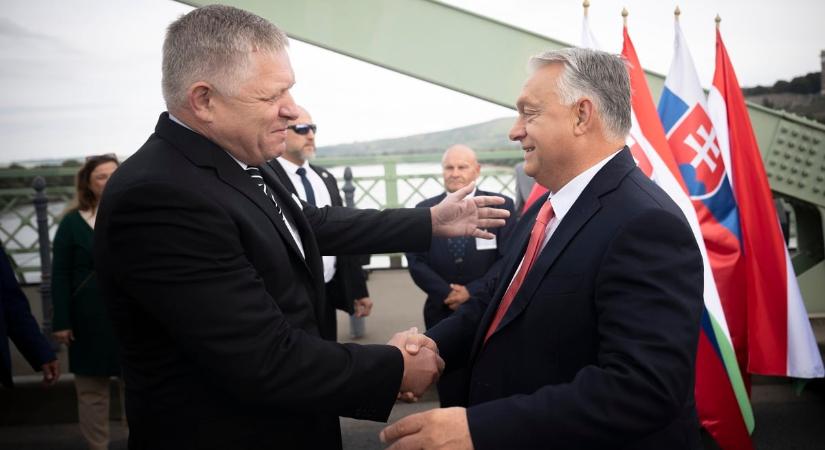 Együtt ünnepelt Orbán Viktor és Robert Fico – 130 éves a Mária Valéria híd