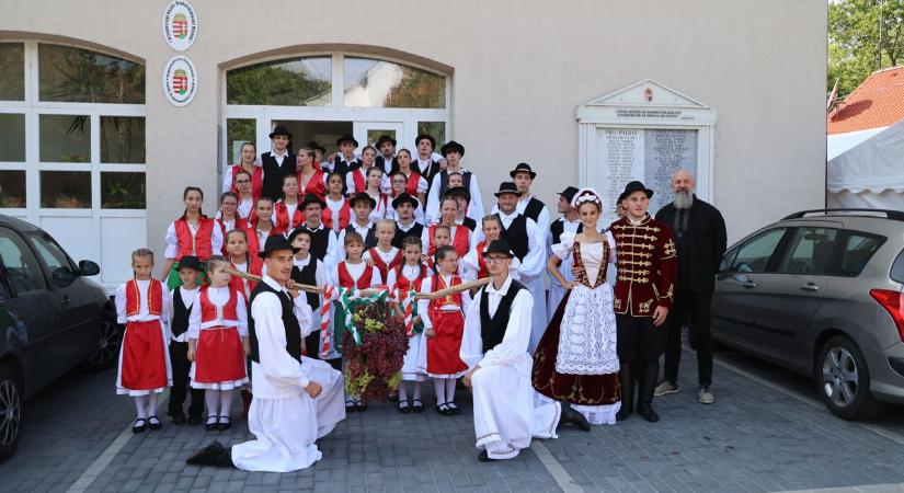 Szüreti vigasság Kisapostagon - képgalériával, videóval
