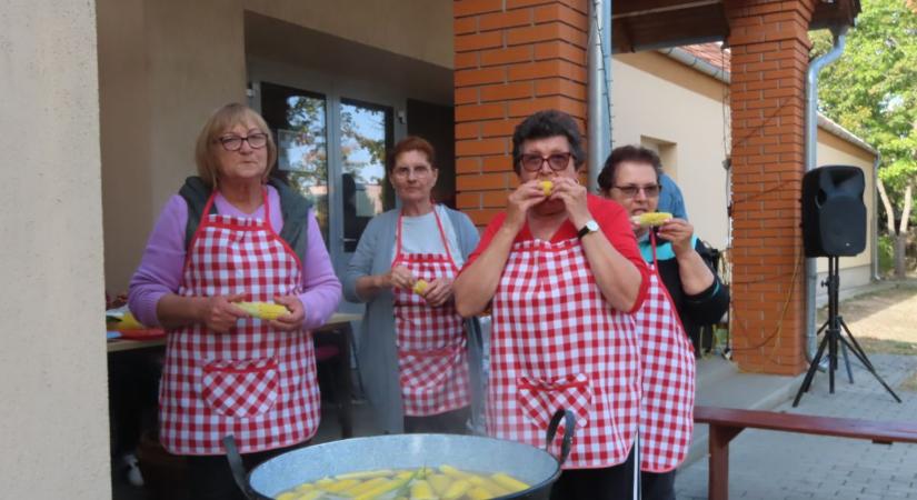 Fosztogatók gyűltek össze Nagymágocson, de csak a kukoricának estek neki