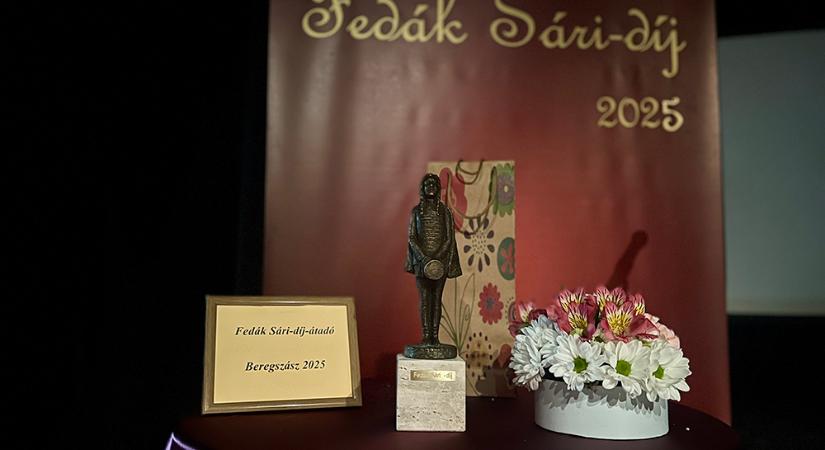 Negyedszer díjazták a színházi hűséget a beregszászi színházban