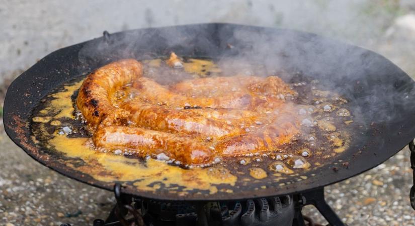 Sült kolbász mellett beszélgettünk a Jávorka iskola képzéseiről