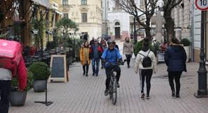 Veszélyben a gyalogosok a pécsi belvárosban