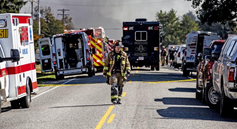 Egy férfi belehajtott egy michigani templomba az autójával, majd tüzet nyitott