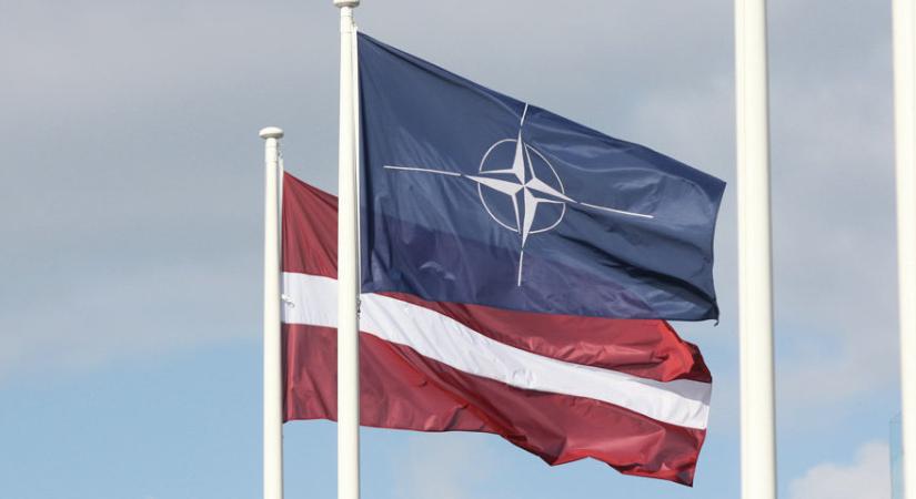 A NATO legfelsőbb katonai szerve először ülésezik Lettországban: az elnök nyilatkozatot tett