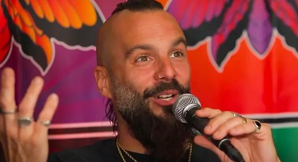 Jesse Leach: "manapság a régi kedvenc sci-fi filmjeim világában élünk"