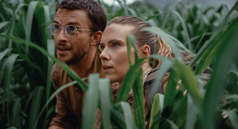 Eredetileg sokkal kellemetlenebb volt a Jurassic World: Újjászületés snickerses jelenete