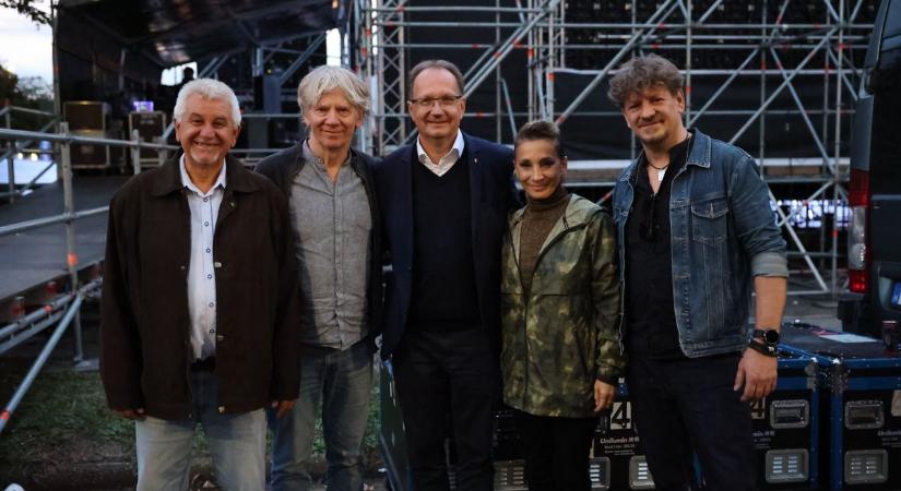 Szerencse fel – a magyar rock legendáival ünnepeltek a bányászvárosban (GALÉRIA)