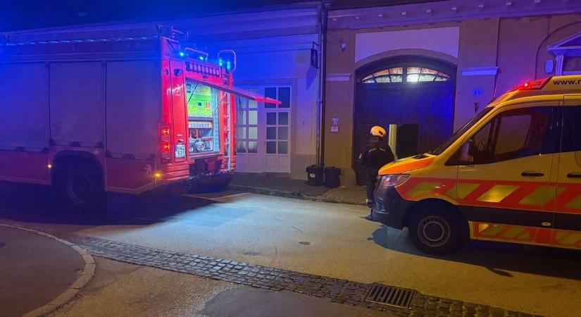 Nagy az ijedtség: tűzoltók, rendőrök és mentőautók vonultak ki Pécsen (FOTÓK)