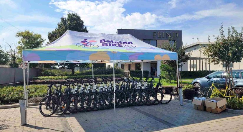 Kipróbáltuk az új kerékpárutat a Balatonnál…