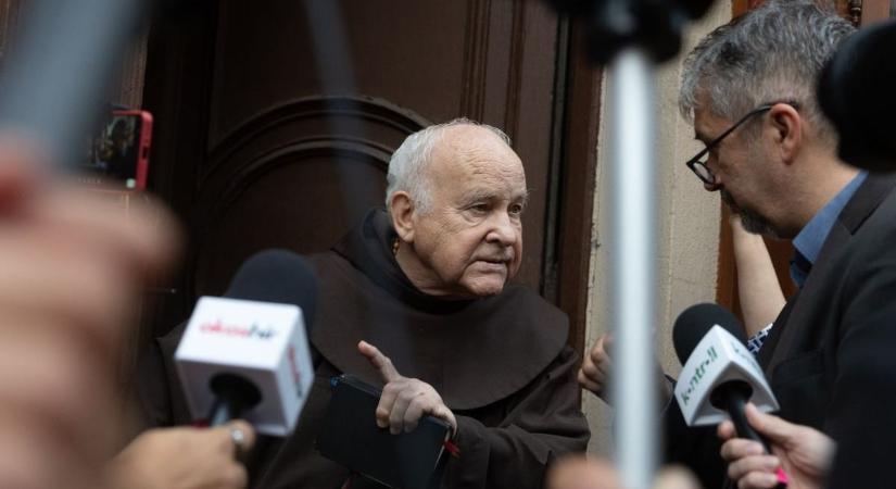 Ez maga a tréfa: Hadházy megrendelte, Hann megmérte, ő a legnépszerűbb politikus