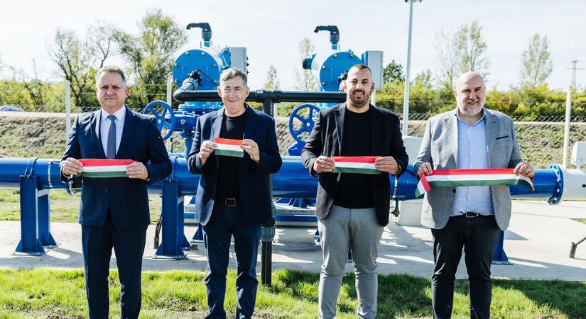 Mészáros Lőrincnek egyre nagyobb a vízigénye, alig győzi öntözni a hektárjait