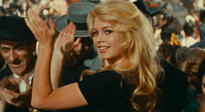 Így néz ki a 91 éves Brigitte Bardot, kamerák előtt jelent meg a hatvanas évek világszép ikonja